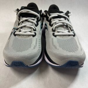 Saucony running shoe men’s